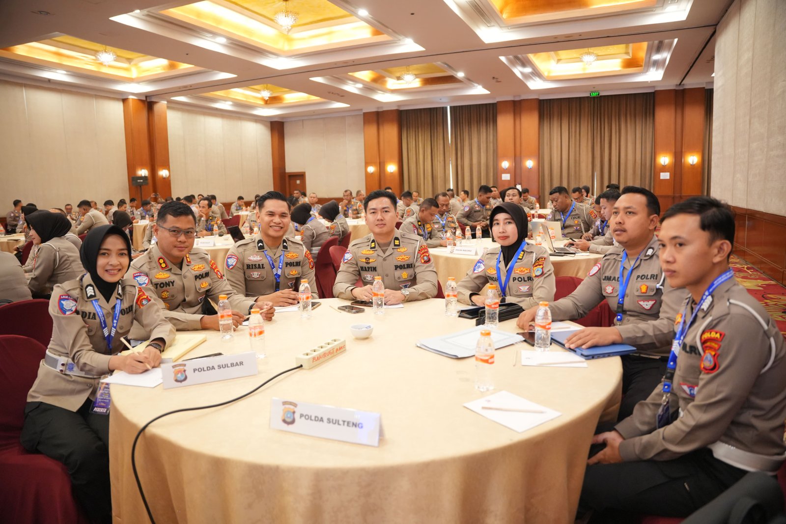 RAPAT ANEV MATERIEL REGIDENT DAN PNBP DI HOTEL REDTOP - JAKARTA, Tgl 15 OKT 2025