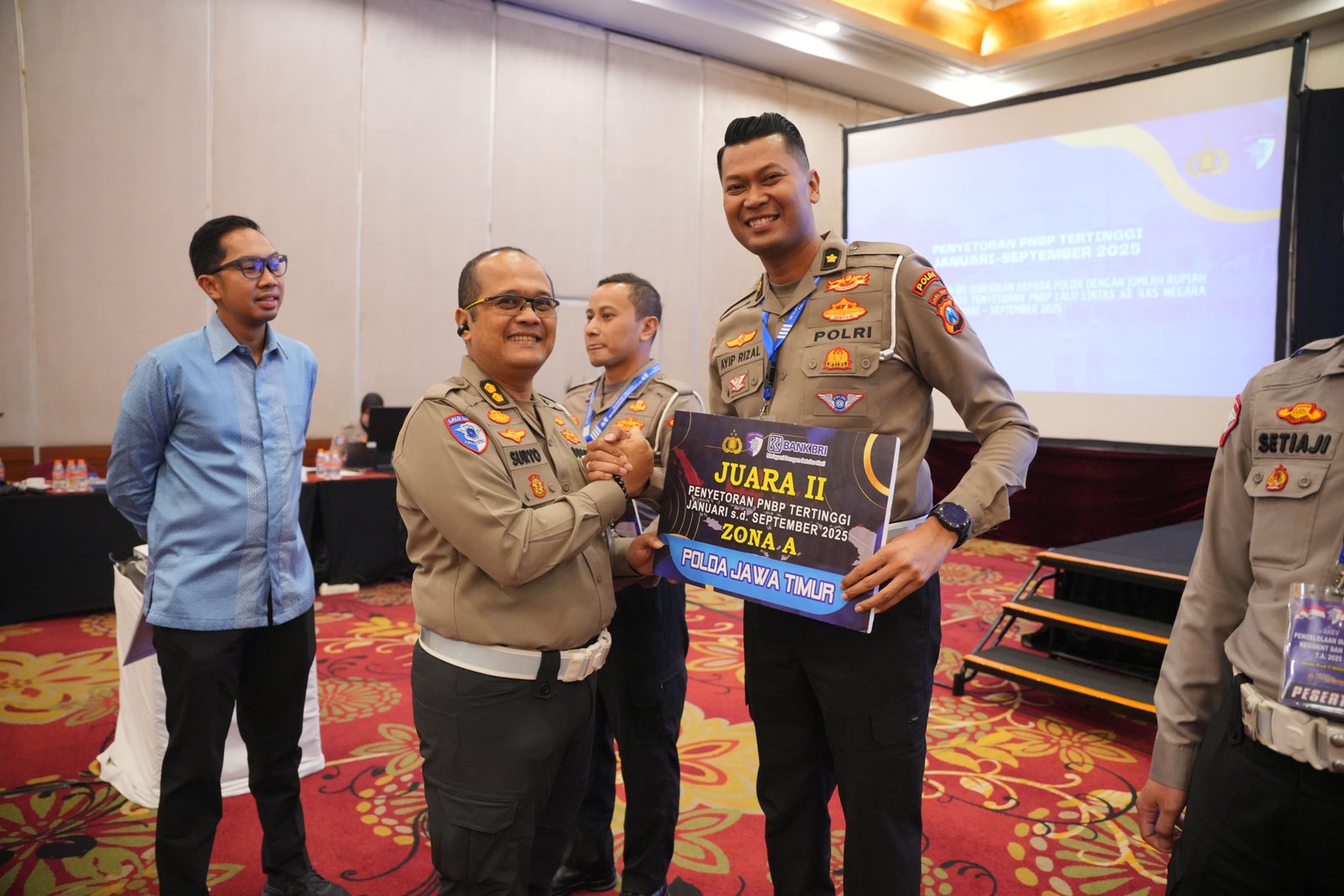 RAPAT ANEV MATERIEL REGIDENT DAN PNBP DI HOTEL REDTOP - JAKARTA, Tgl 15 OKT 2025