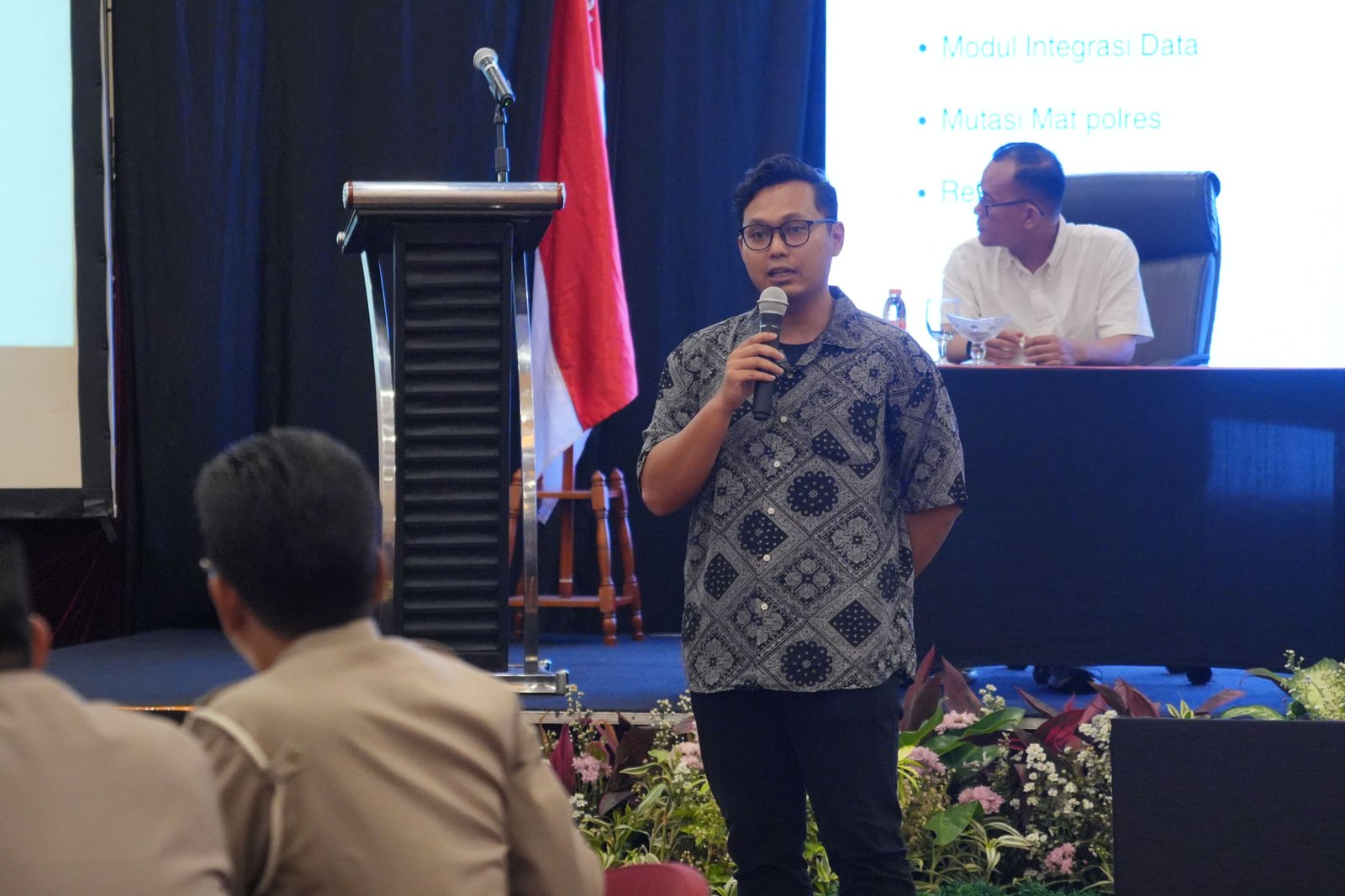RAPAT ANEV MATERIEL REGIDENT DAN PNBP DI HOTEL REDTOP - JAKARTA, Tgl 15 OKT 2025